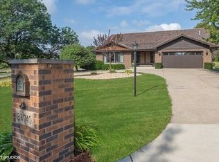 18W740 Avenue Chateaux N, Oak Brook, IL