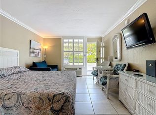 2555 Tamiami Trl N #111, Naples, FL 34103