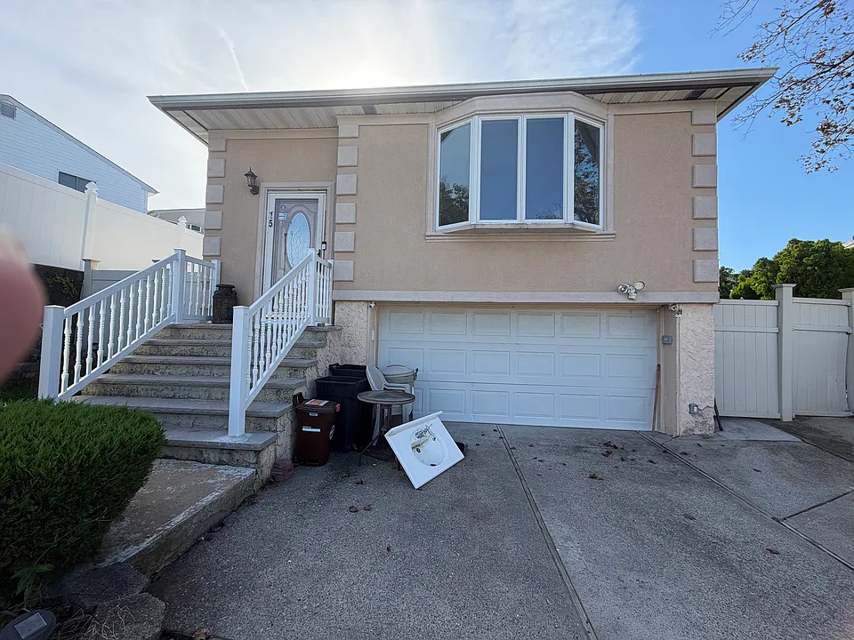 15 Bovanizer St