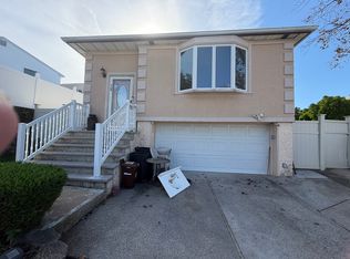 15 Bovanizer St, Staten Island, NY 10312