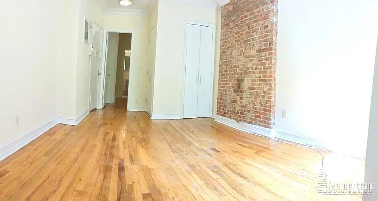 Rented by Manhattan Connection | media 9