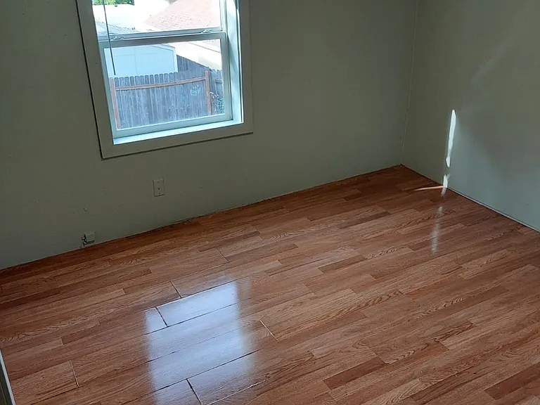 335 15th Ave SE — Photo 6