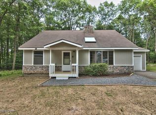 2254 Beaver Cir, Pocono Summit, PA 18346