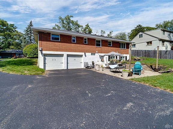 5th image of 240 Napoleon Dr