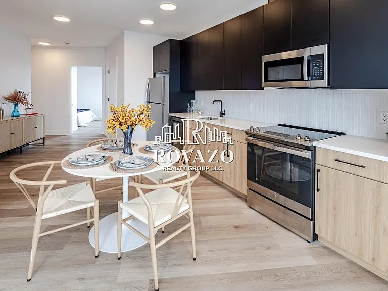 39-40 Madison St #503B — Photo 3