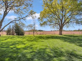 1303 Redbud Ct, Halstead, KS 67056