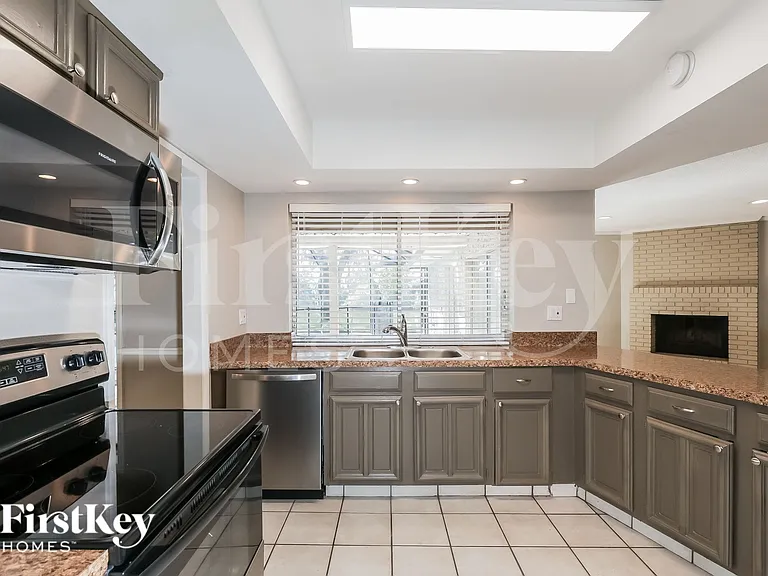 244 Birch Ln — Photo 8