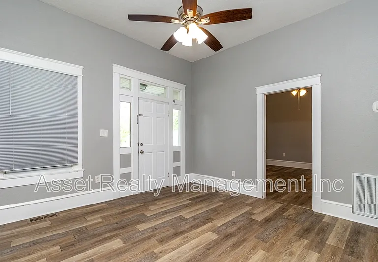 2638 Barton St — Photo 11