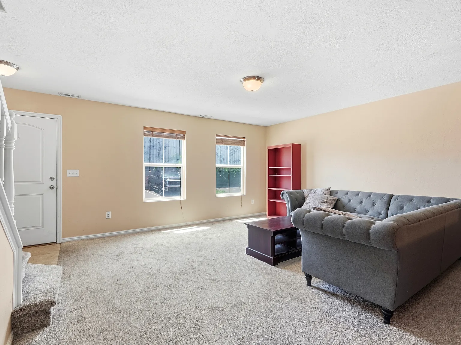 3 bed, 1302 sqft, $2,395 — Photo 4