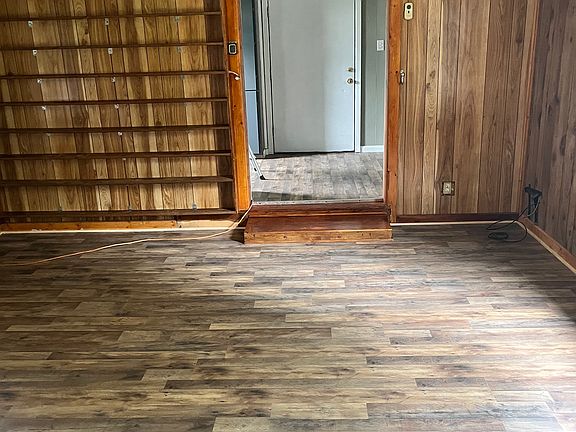 5th image of 712 W Barnett St