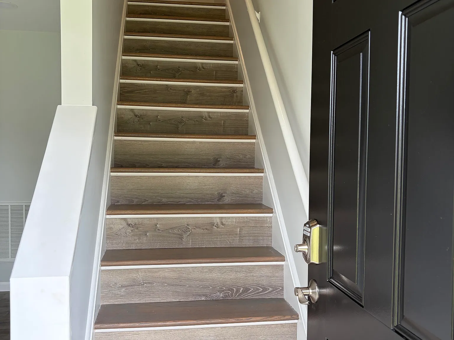 2 bed, 950 sqft, $1,700 — Photo 2