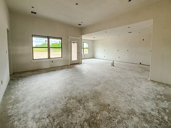 5th image of 18040 S Vaughn Rd
