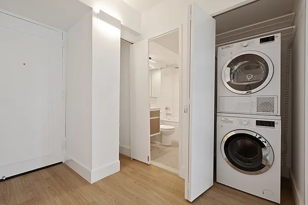 Rented by Greystar | media 17