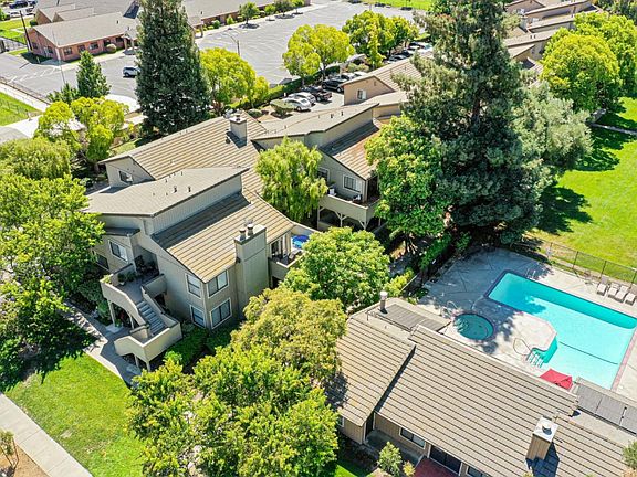 3rd image of 139 Del Monte Ln