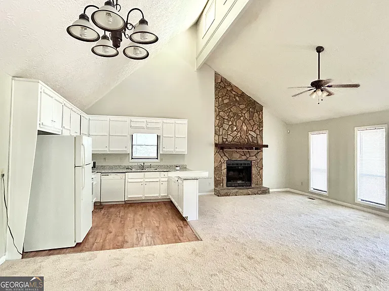 5955 Sutton Pl — Photo 6
