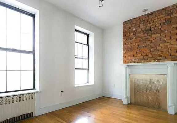 5th image of 1418 Putnam Ave APT 1R