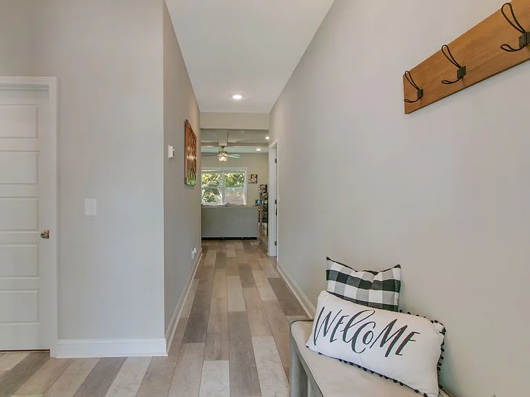 1166 Eagles Nest Ln — Photo 5