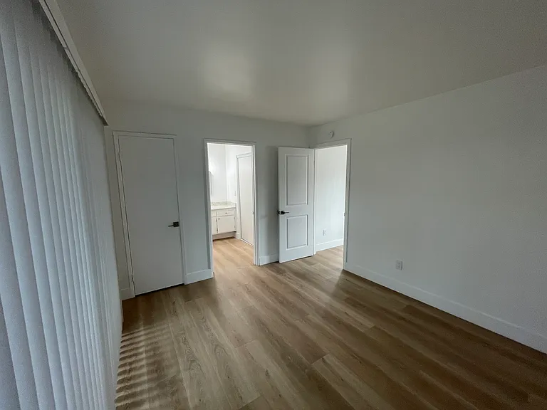1221 E Beechwood St #3B — Photo 5