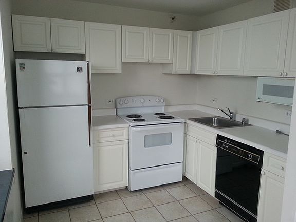 3rd image of 3660 N Lake Shore Dr APT 2511