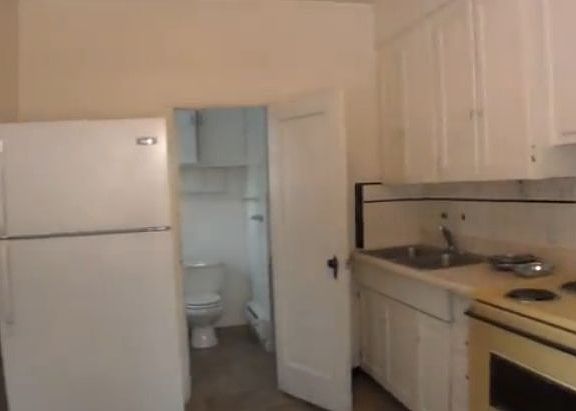 4th image of 220 Cedar St