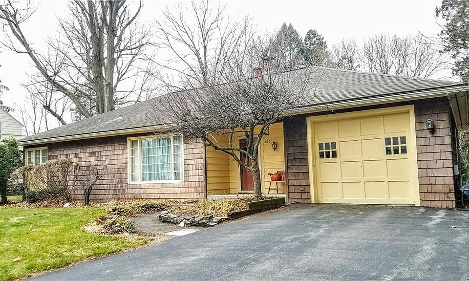1st image of 216 Ledyard Ave