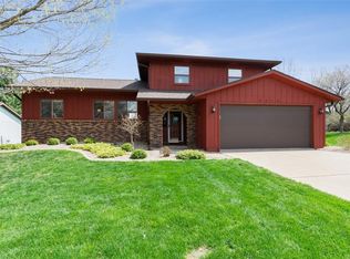 4010 Wedgewood Dr NE, Cedar Rapids, IA 52402