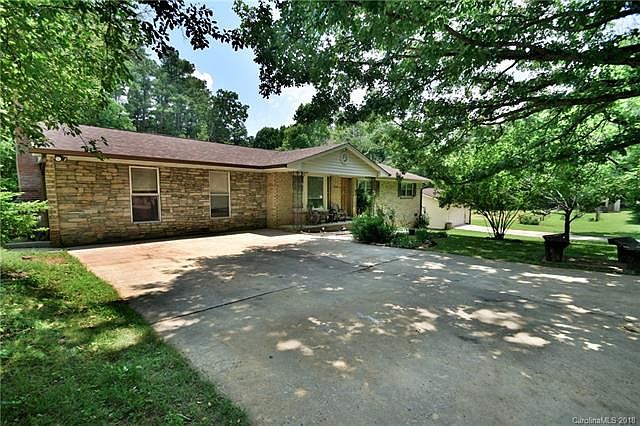 1st image of 3706 Stoneman Dr