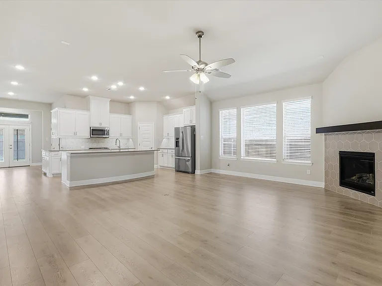 2609 Loxley Dr — Photo 4