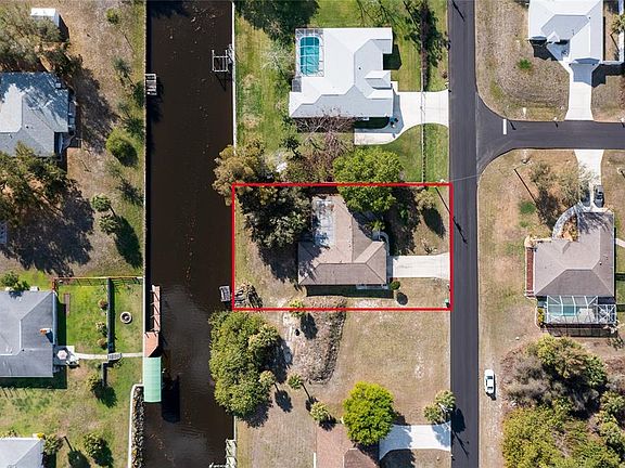 2nd image of 650 Lomond Dr