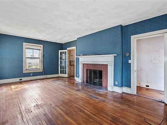 2nd image of 199 Garden St