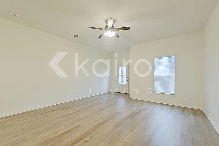3 bed, 2.0 bath, 1593 sqft, $1,895 — Photo 2