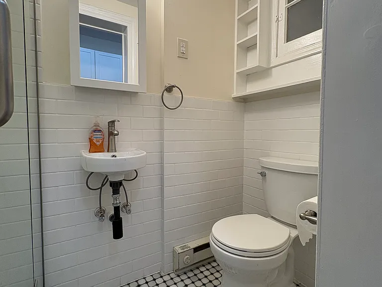 47 Clinton St #1A — Photo 5