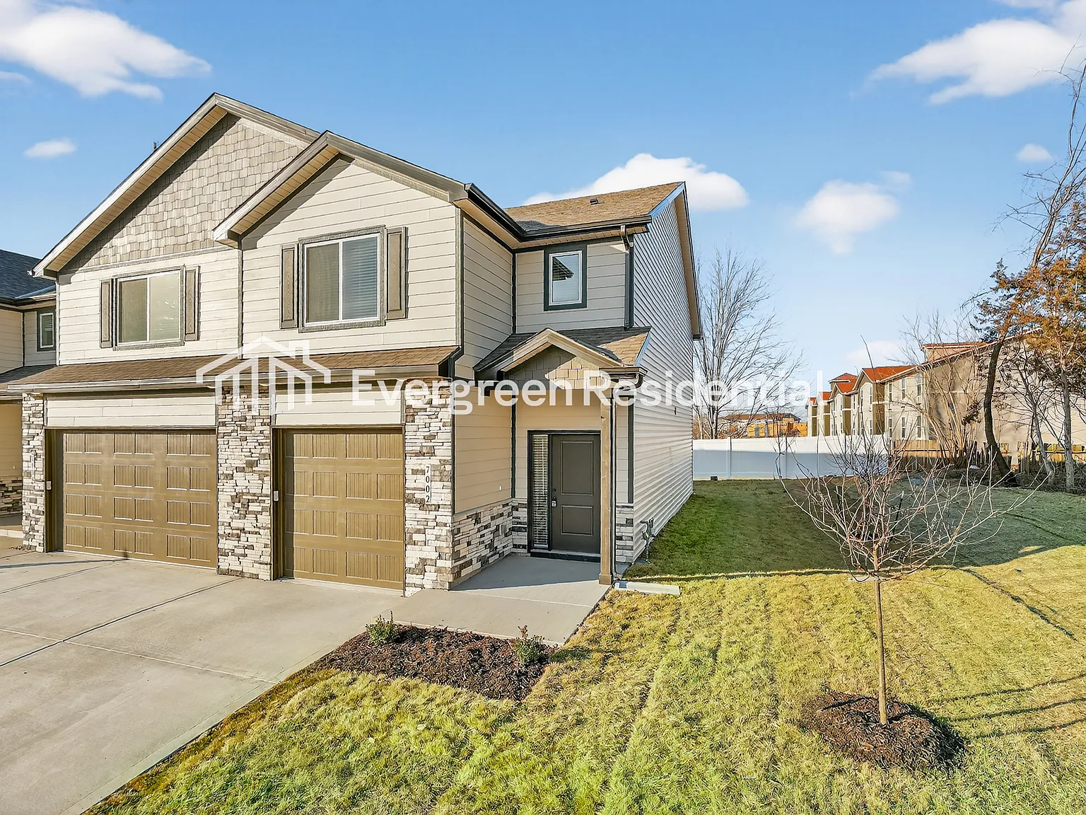 Barryview Townhomes — Photo 2