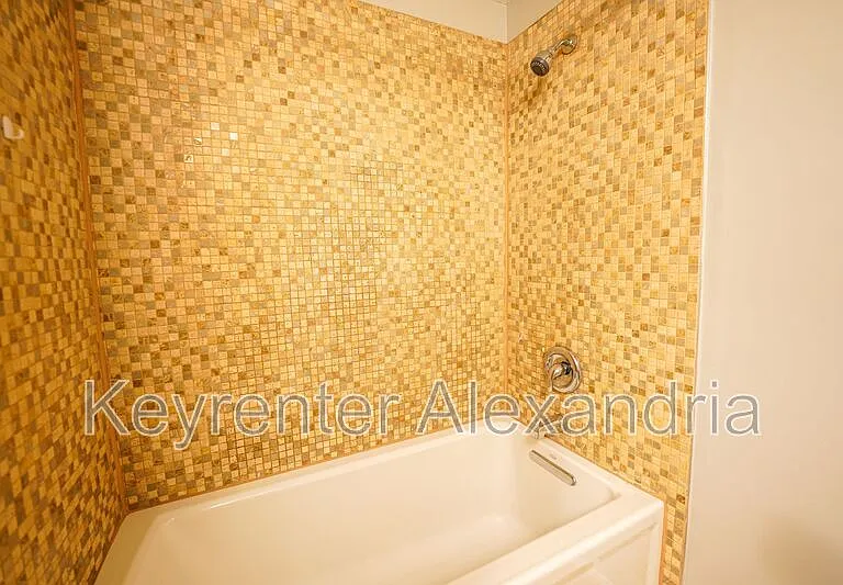 5901 Beech Tree Dr — Photo 15