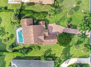 9245 The Ln, Naples, FL 34109