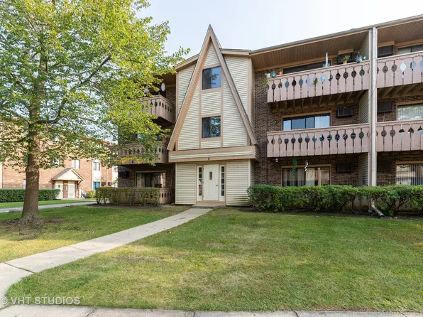 6 Parkside Ct APT 1, Vernon Hills, IL 60061