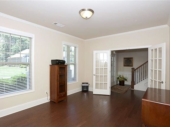 5th image of 6720 Henwick Cir