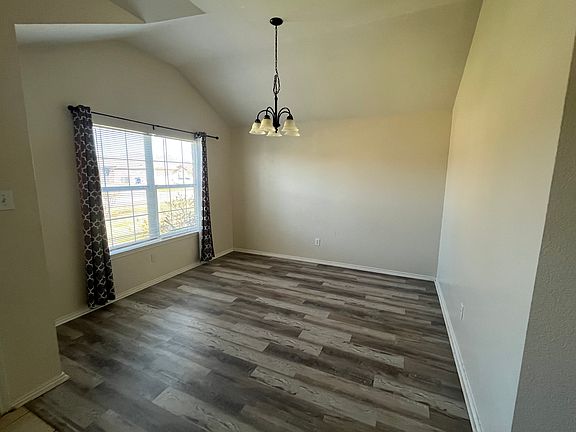 2nd image of 909 McKavett Dr