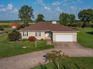 111 Hawthorn Estates Rd, Salem, IL 62881