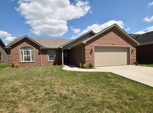 11811 Perry Crossing Pkwy, Sellersburg, IN 47172