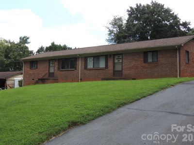 409 E K St, Newton, NC, 28658