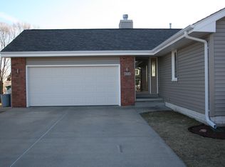 604 Hickory Ct, Dallas Center, IA 50063