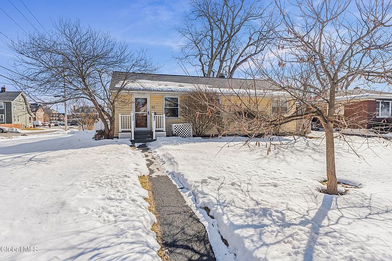 2nd image of 52 Lawnridge Avenue