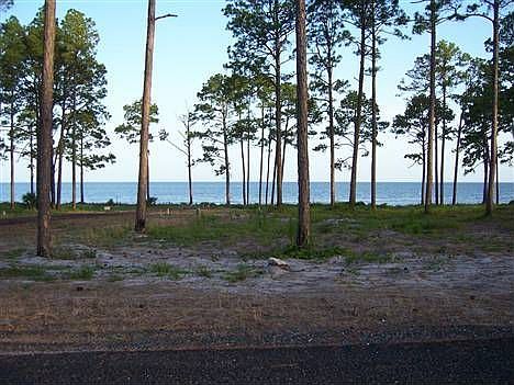 2nd image of 300 Sea Foam Cir