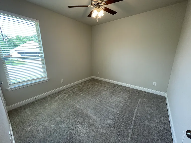 350 Carlisle Dr — Photo 22