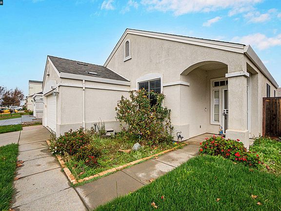 4th image of 686 Anderson Way