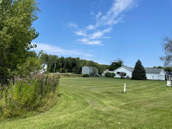 620 & 628 Twin Hills Dr, Watervliet, MI 49098