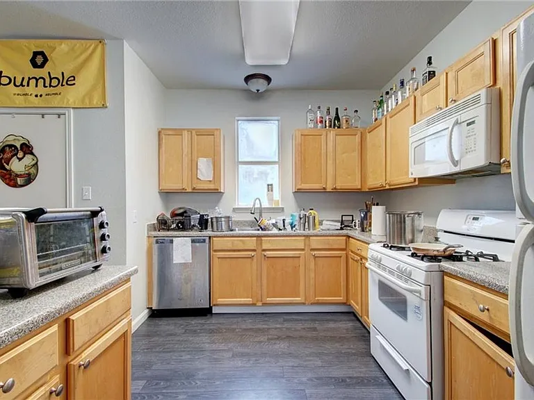 509 Elmwood Pl #B — Photo 4