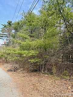 2nd image of 1304 Us Route 209
