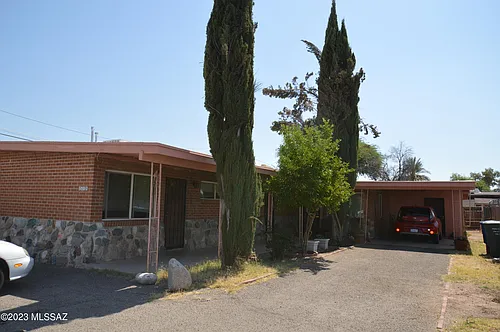 2412 N Bryant Ave #A Photo 1
